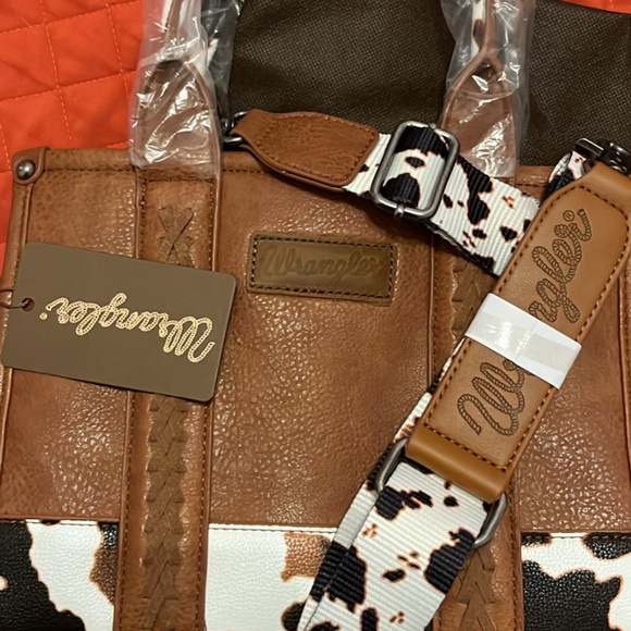 Wrangler Cow Print Crossbody New with tags - Picture 2 of 9